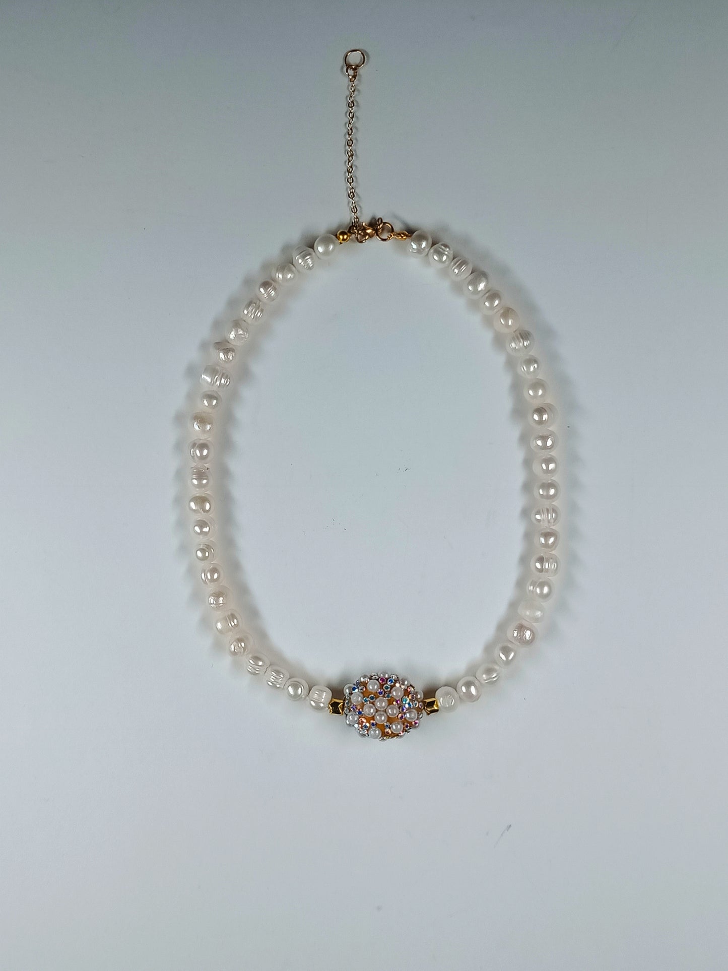 Natural pearl necklace